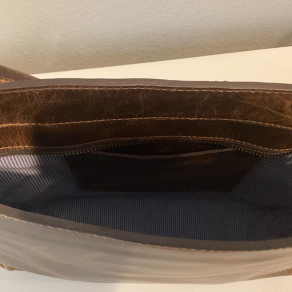 BROWN LEATHER PURSE - Picture 14 of 15